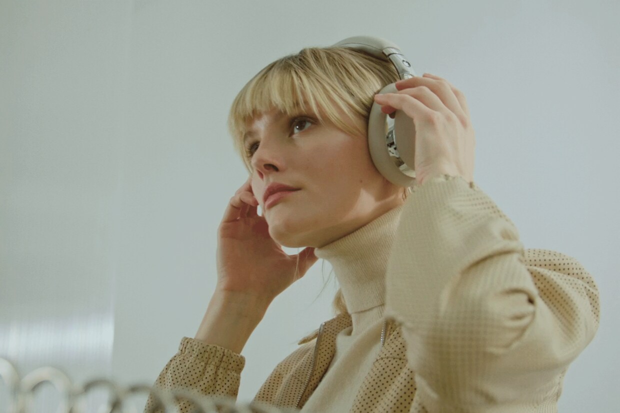 MB 01 OVER-EAR HEADPHONES