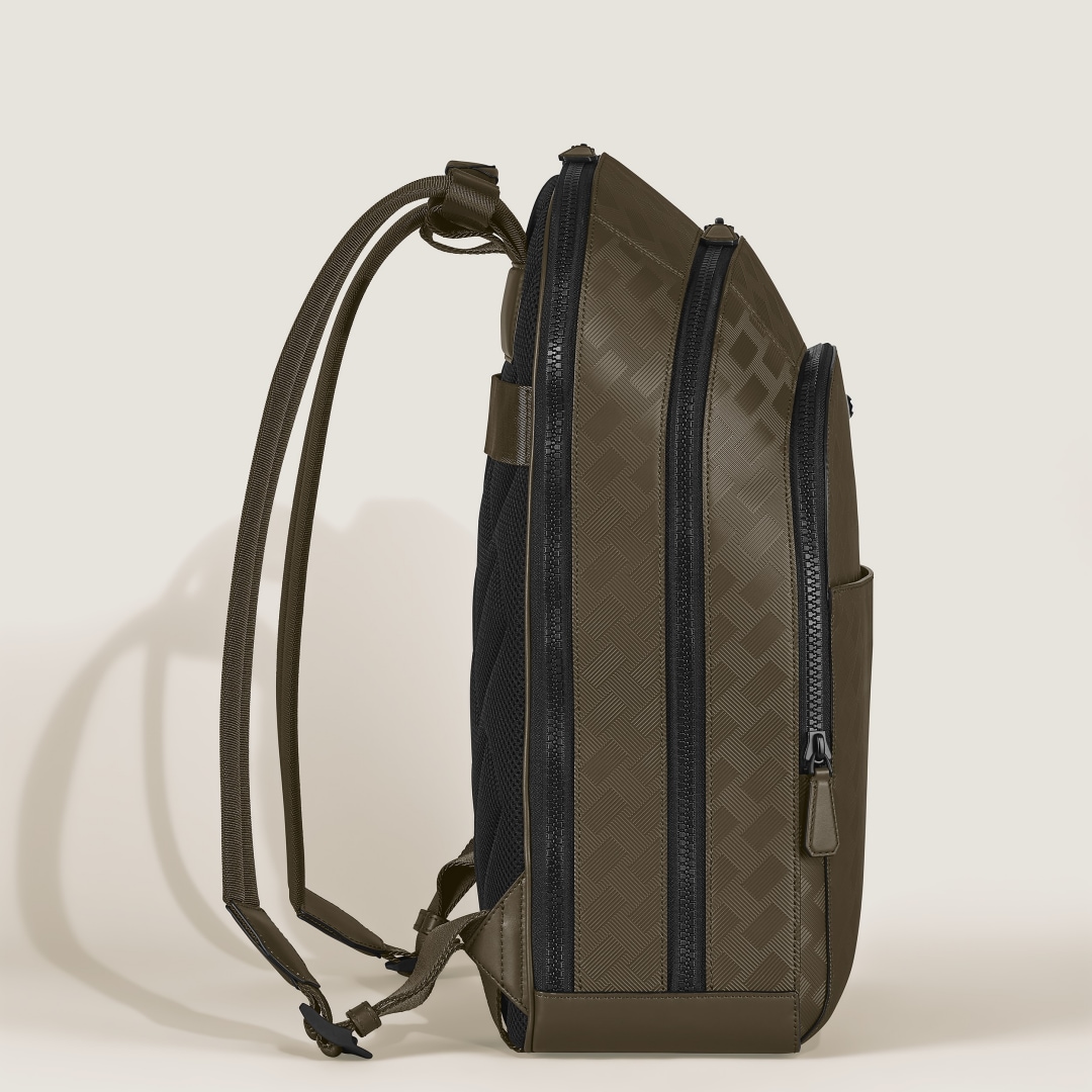 수납공간 3개를 갖춘 익스트림 3.0 라지 백팩