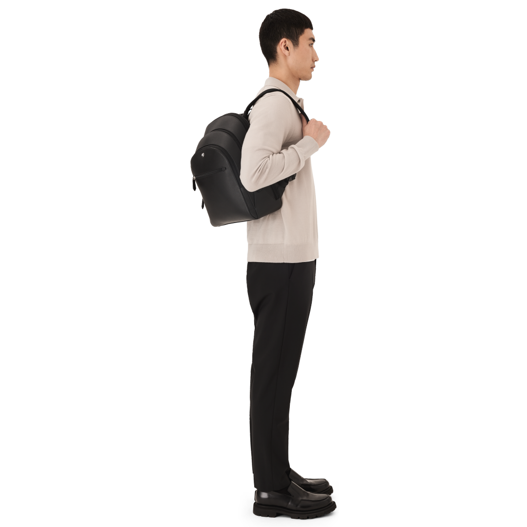 사토리얼 수납공간 3개로 구성된 미디움 백팩