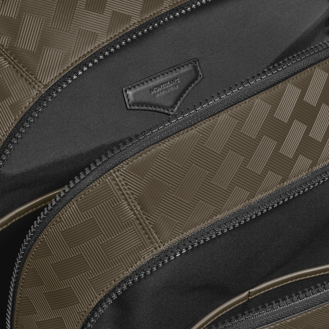 수납공간 3개를 갖춘 익스트림 3.0 라지 백팩