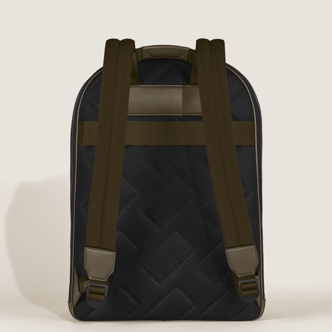 수납공간 3개를 갖춘 익스트림 3.0 라지 백팩