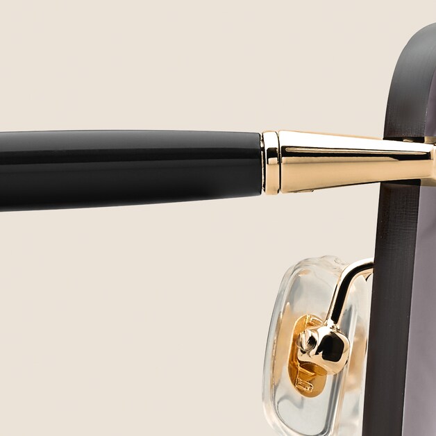 Round Sunglasses with Gold-Coloured Metal Frame - 3