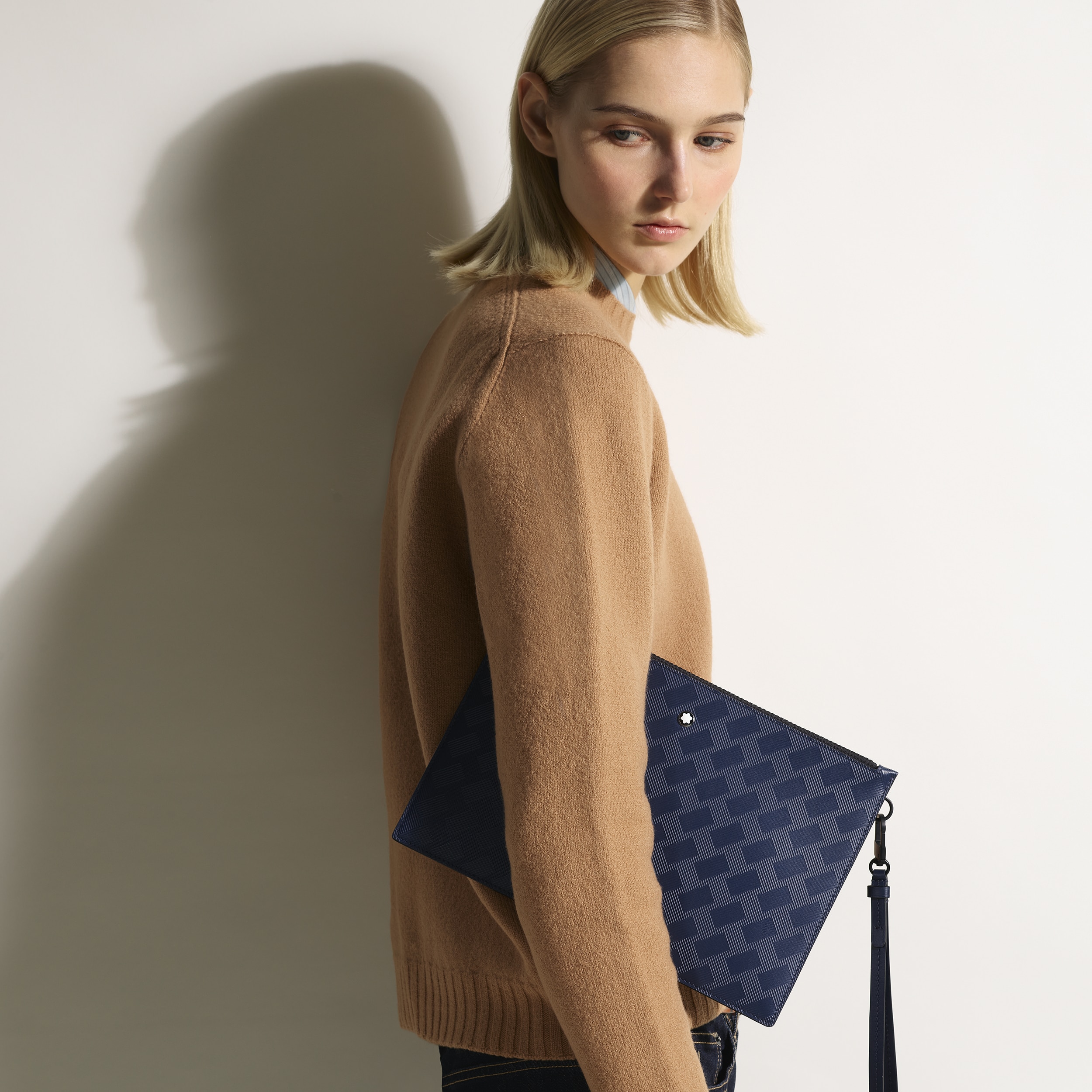 Clutch in Extreme Leather