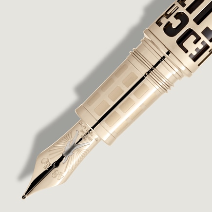 Great Characters Homage to Queen Limited Edition 95