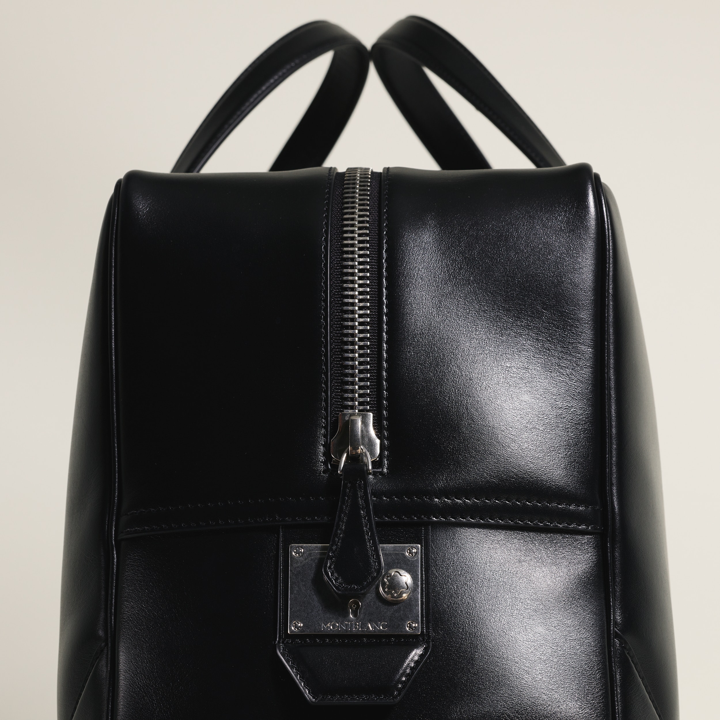 حقيبة دافل مايسترشتوك