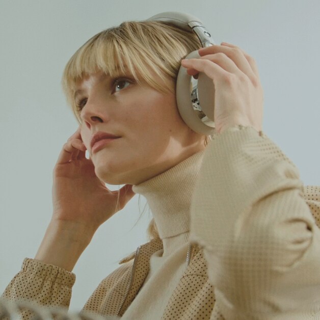 Montblanc MB 01 Over-Ear Headphones - 4