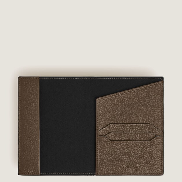 Passport Holder in Grain Leather - 2