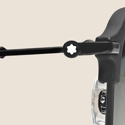 Rechteckige Sonnenbrille mit schwarzer Metallfassung 