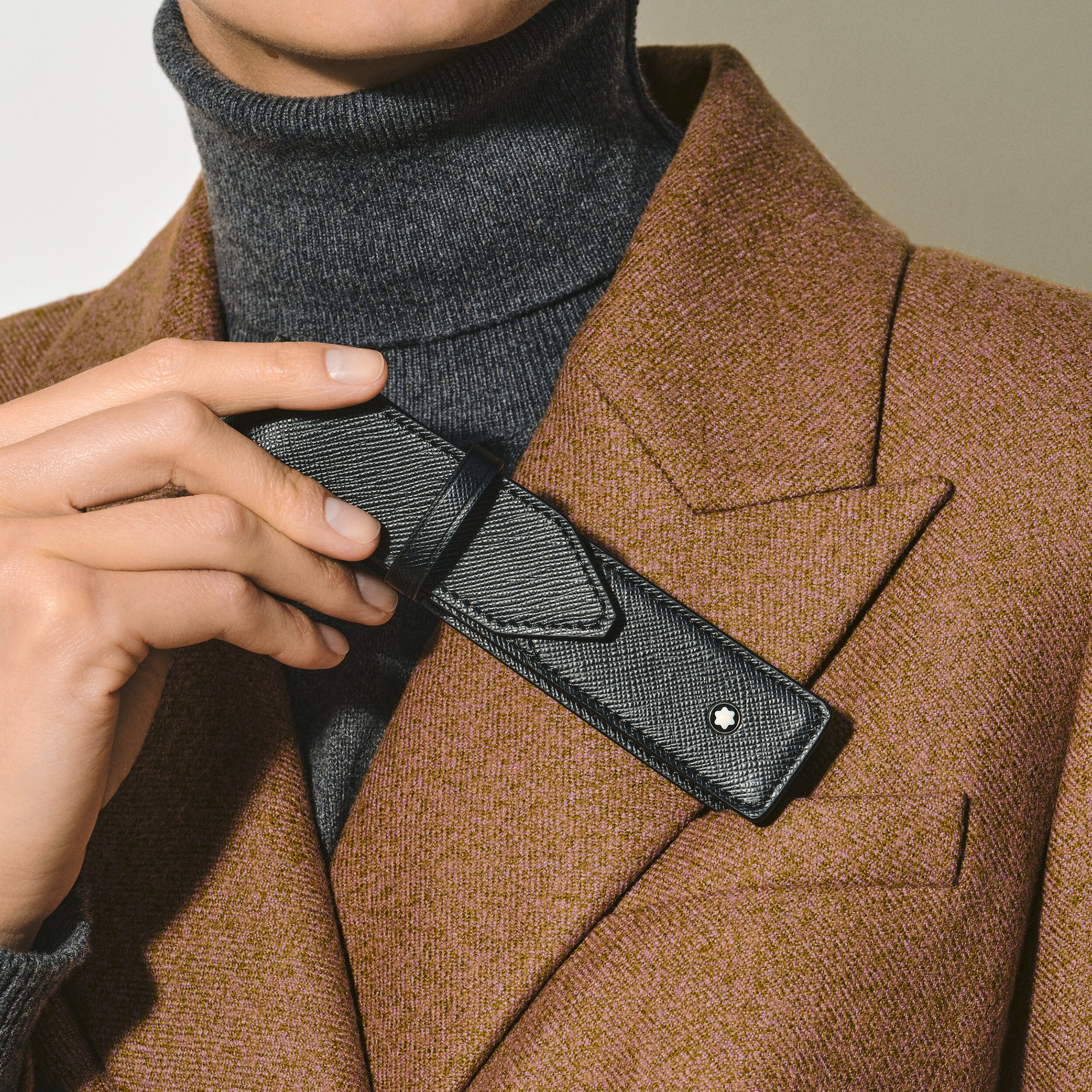 【中古】 モンブラン ペンケース サルトリアルペンポーチ2本用 ホワイト レザー モンブラン ペンケース サルトリアル 2本差し ペンポーチ 黒